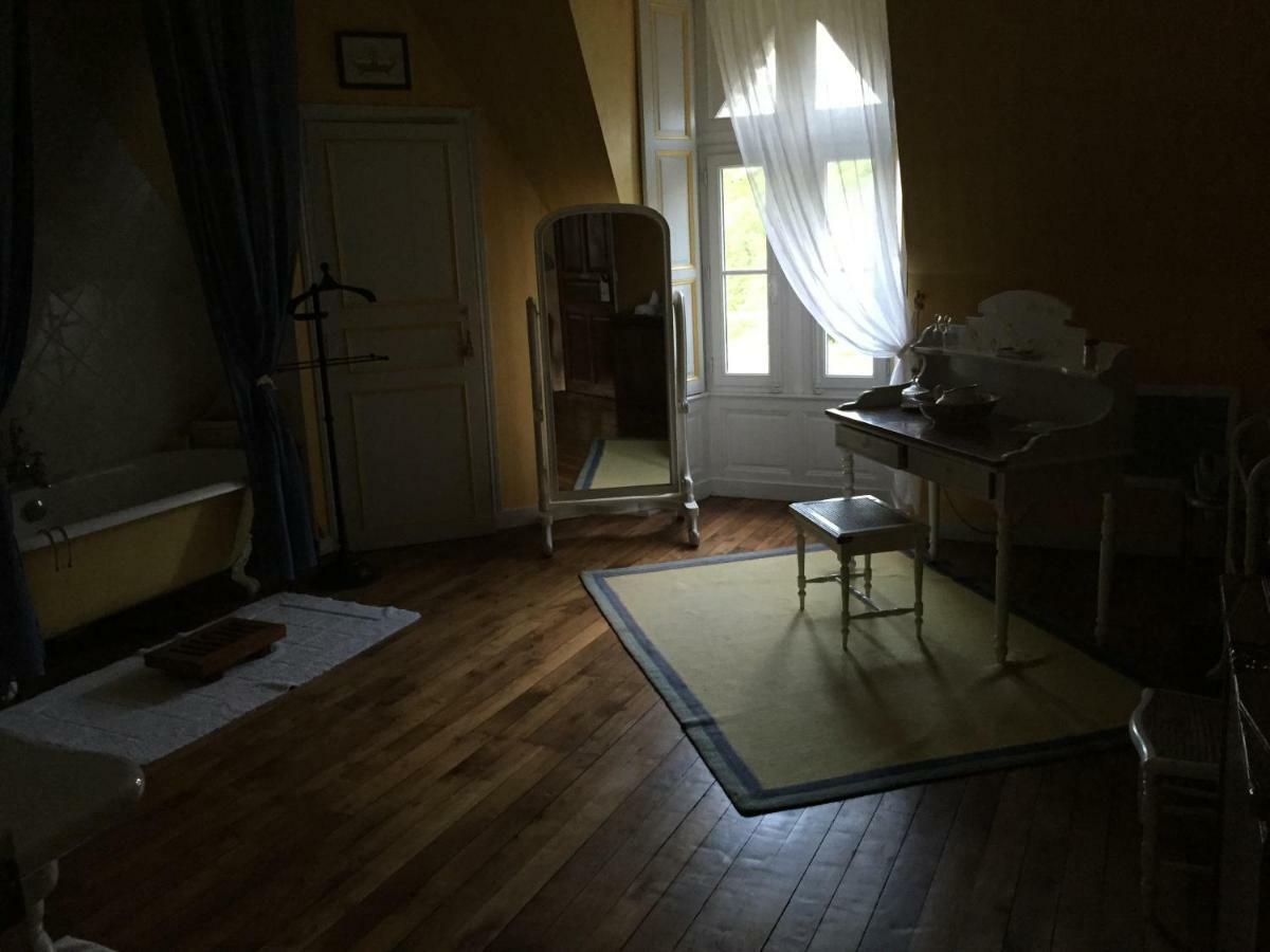 فيلا Manoir De La Chouanniere Montreuil-sur-Maine المظهر الخارجي الصورة